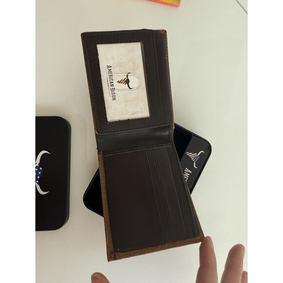 American Bison Men’s Brown Logo Genuine Leather Wallet Two Tone Materials - Picture 5 of 11